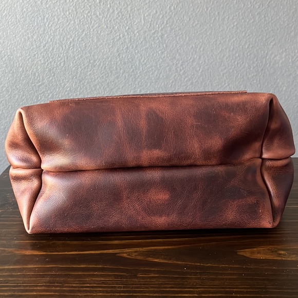 NEW Portland Leather Unicorn Lava Large Classic Tote! - Picture 6 of 10